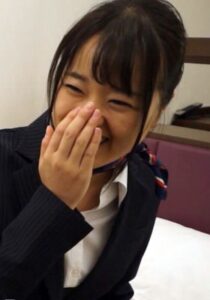 「ワタシ本当に断れない女なんです！」と現在ダブル不倫中のCAさん。「誘われるとうれしくなっちゃうんです！」と押しに弱い人妻さん…。[h_1724a100b00005]