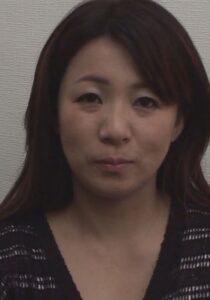 見る目がない？！どうしてもダメンズを好きになってしまう素人熟女さん！赤い派手な下着を身に纏い準備万端な彼女とラブラブセックス！[h_1724v125i00010]