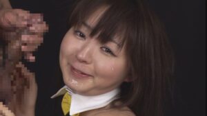 照れ屋なのにバニーガールの恰好をさせられたひかえめ娘とパワーSEXで口内射精！[h_1724v129i00002]