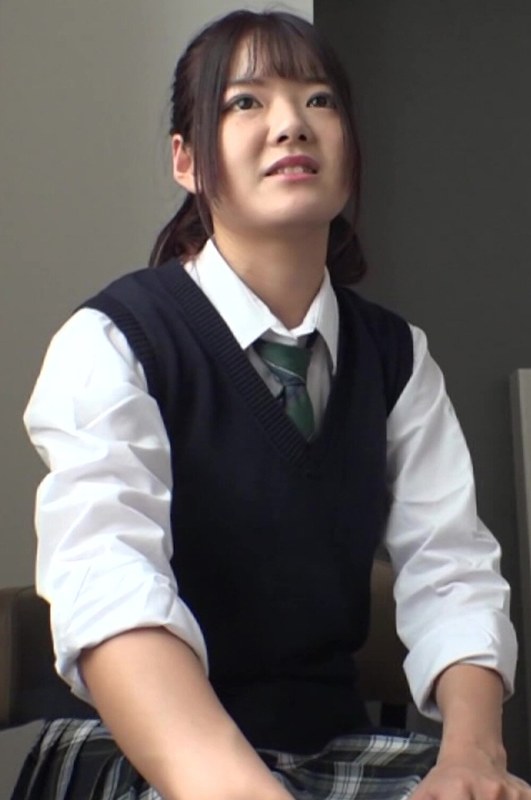学生証で羞恥心を煽られて…。制服女子の口やマ〇コに発射！[h_1825tssr02504]